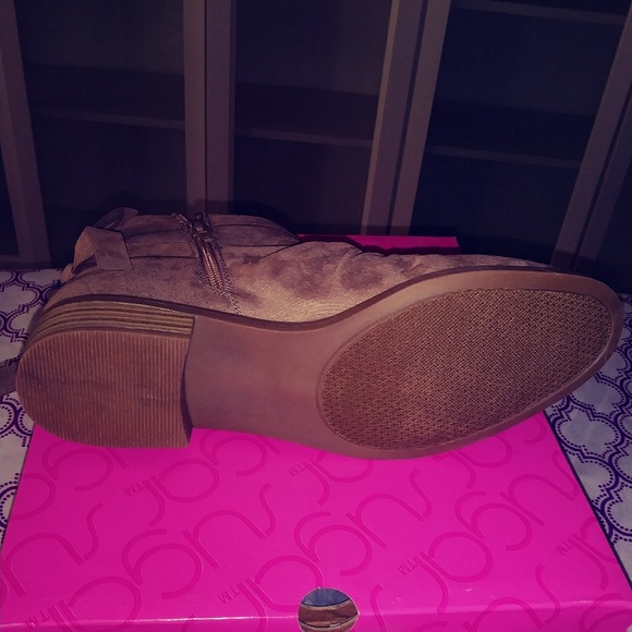 Booties - Picture 7 of 8